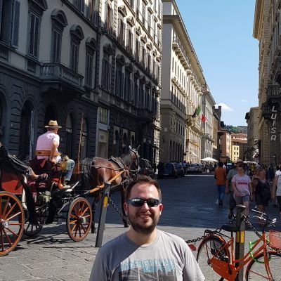 Bacharel em Turismo, servidor público e consultor de viagens!