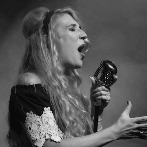 Hello Risers! STAND UP! #SpeakOut Anti-bullying video: https://t.co/KBFTUZnreZ Singer songwriter https://t.co/TVKy1pcGJY