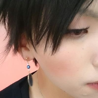 #女装男子 #中性 メイクやお洒落勉強中
どっちかって言うと男装した女性な雰囲気に定着してます
一応最近は原神と雀魂をよくやってます
よく見た目は20前半と言われますが、もう30歳超えているかなりオッサン思考な人
食とサウナの探求者でいい場所探してマス