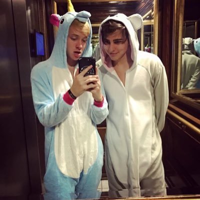 💙Voltron💙 ✖️Sam and Colby✖️ Need friends so hmu