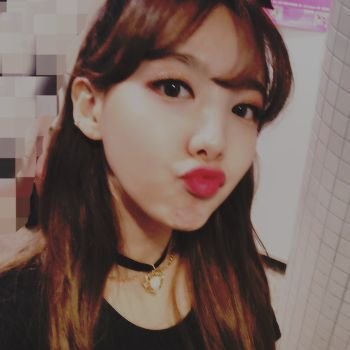 ( ❒ : 나연 ) : lead vocalist, fake maknae, visual of #트와이스. bunny, childish but eldest member, squirtle, flower girl and lipstick holic.