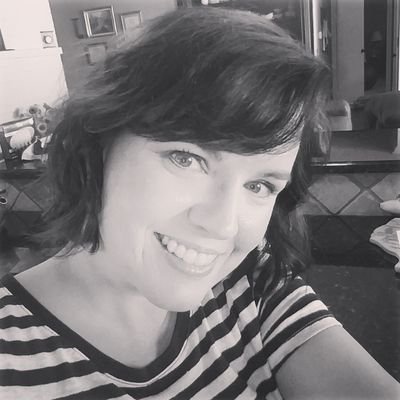 locherre's profile picture. A person trying her best.