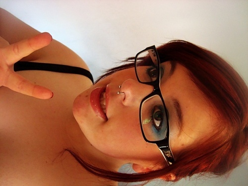 I'm a young girl who wants to be a big fotographer one day.
I'm a friendly person so send me a massage (:
