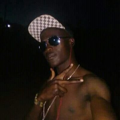 im nigger vhenbo from Giyan my full name is Baloyi Brighton