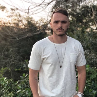 varella13's profile picture. 