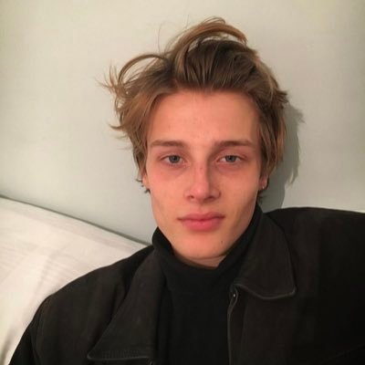 batazur's profile picture. 