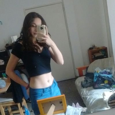 Tengo 18 años . 
soy de boca .
mg las pizzas .
