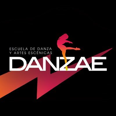 Nacida del amor por la danza y creada para soñar con los pies, de la mano de profesionales con gran trayectoria.