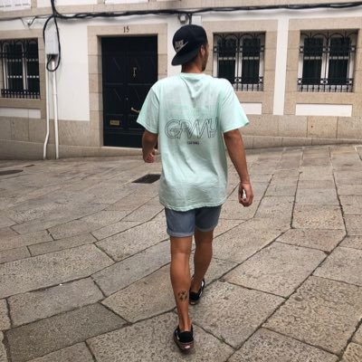 Orgulloso de ser galego, soño co fútbol, estudiante.