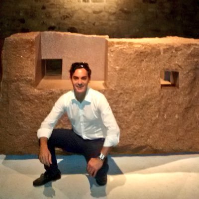 No pierdas de vista las raices, los cinie tos, las bases...todo lo que no se ve, es lo que nos sostiene.