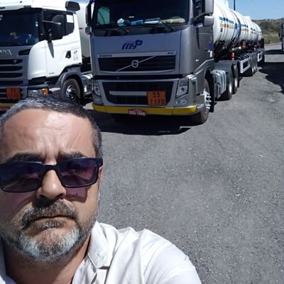 SergioHSilvamp's profile picture. se eu te sigo, é porque me interesso pelo que vc diz.
o que dizem sobre vc, não me interessa