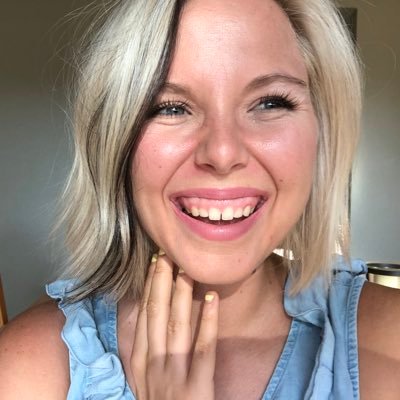 MissBsLibrary's profile picture. 