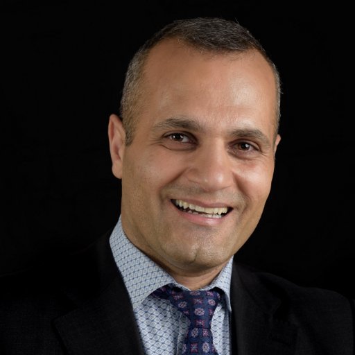 Service Director - RFE/RL's Radio Farda. No opinions here, just news. Retweets NOT Endorsement.
