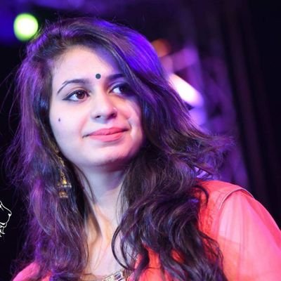 🎤Gujarati Singer.
Garba Queen