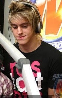 FC pro nosso Thomas, que assim como um cupcake é lindo, fofo, colorido e gostoso ;99 ♥