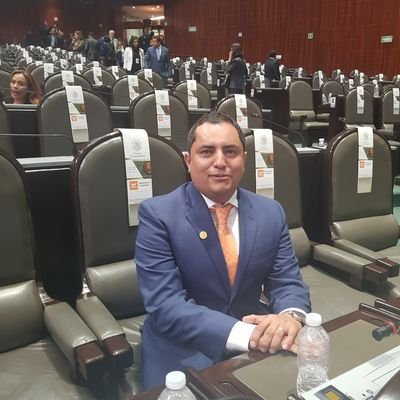 Diputado federal por Chihuahua de Movimiento Ciudadano, estoy convencido que la manera de sacar adelante a este país es comprometerse con las causas ciudadanas
