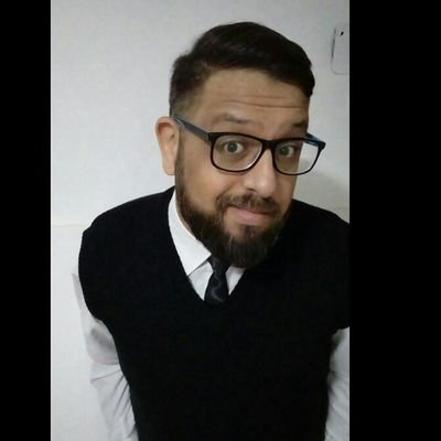 cantor, músico, compositor, arreglador y desarreglador
