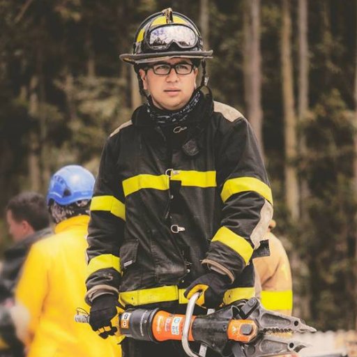 Jefe del Cuerpo de Bomberos de Cotacachi, joven emprendedor y entusiasta.