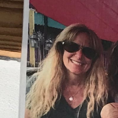 RochSalt121's profile picture. 