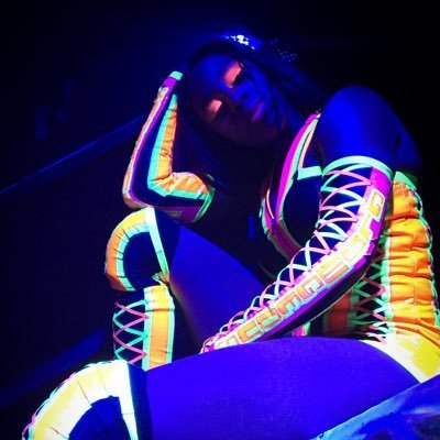 WWE Superstar Naomi #FEELTHEGLOW
(Instagram) trinity_fatu