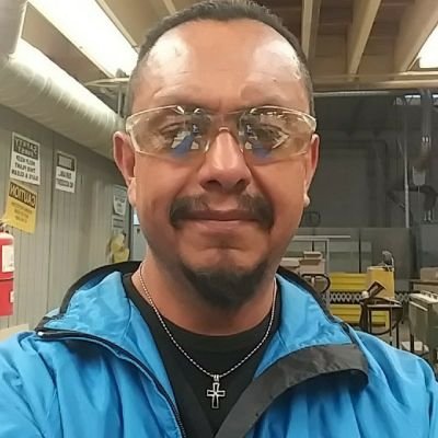 Soy honrrado y trabajador y muy sincero y cariñoso