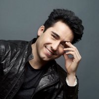 John Lloyd Young(@GenuineJLY) 's Twitter Profile Photo