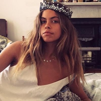 xvi. everything you say is so ｉｒｒｅｌｅｖａｎｔ. ✿ kiara, eve, nathan, encito, mami, kat ✿ maybe you should eat makeup so you can be pretty on the inside.