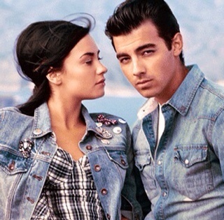 Demi Lovato [fake] I am taken by @DJDangaJoe [1.3O.1O] Engaged ❤ Mother to Tyler Drew Jonas