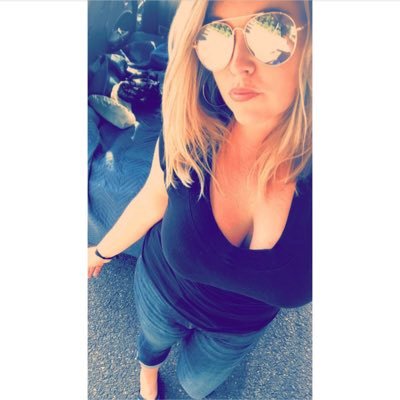MoeAnnShoes's profile picture. 👩‍💻💪 ⚾️ 🌃 🍸