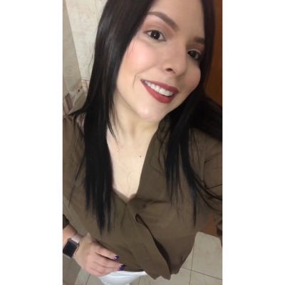 KimberlyLares's profile picture. Solo Dios basta❤.   🌻🌻🌻🌻🌻🌻