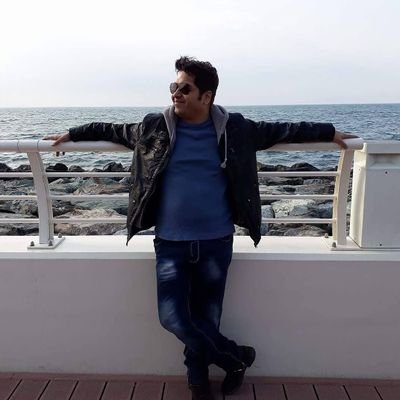 Mr. Ravi Bajaj over 18 years of Corporate Experience in Coaching for Sales, Leadership Skills, Negotiation Skills, Execution Excellence and Customer Delight.