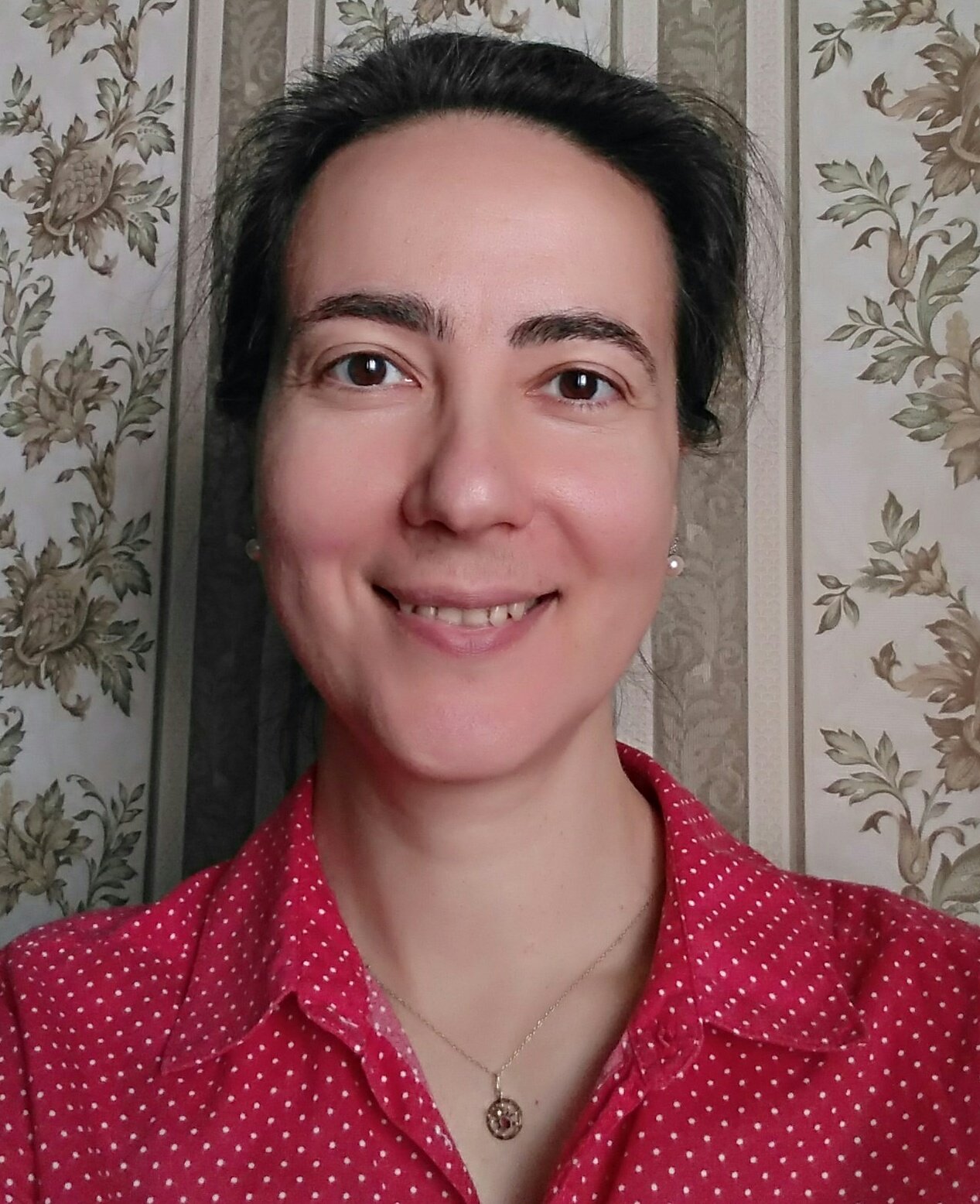 I like puzzles, travelling and learning languages, maths, coding, poetry, occasionally cooking and baking following a good recipe.
