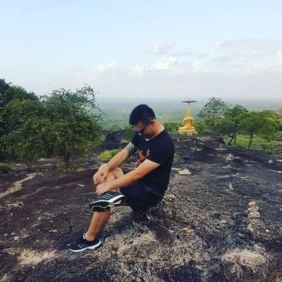 ชาติเหนือสิ่งอื่นใด กษัตริย์ไทยเหนือหัว