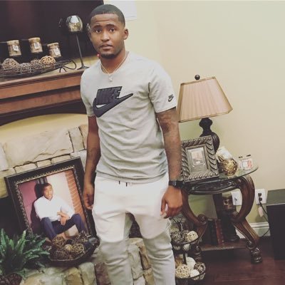 k_fastlane's profile picture. sum where on da 🌎 🤷🏾‍♂️, you wit me or against me ain’t no in between 🖕🏾#lastofadyingbreed 9️⃣0️⃣’s 🅱️🅰️🅱️y