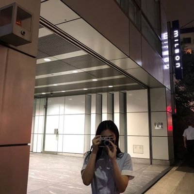 follow @kimjendeuked instead 🤗🤗🤗 I FOLLOW BACK THERE, IM LOOKING FOR BLINK MOOTS!!!