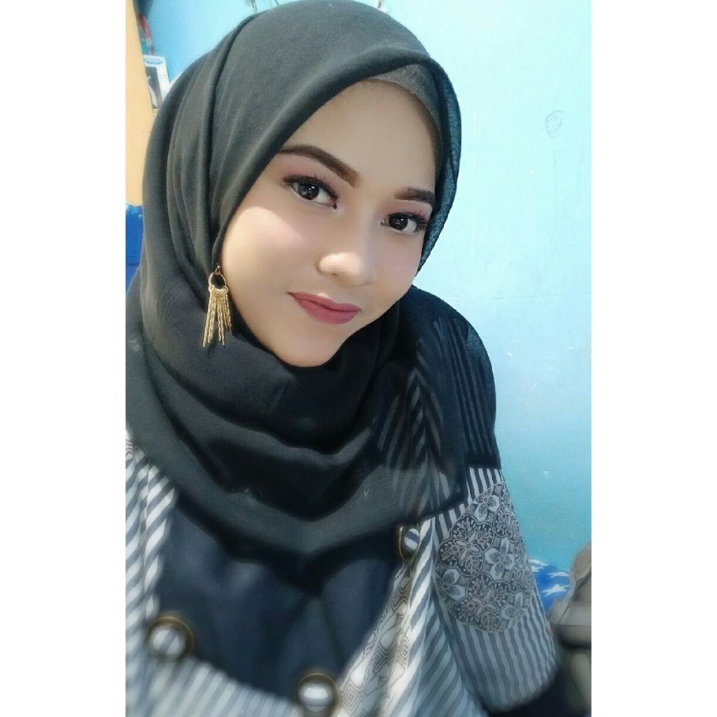 Annisa_aminda's profile picture. 15th October 1994  FISIP Ilmu Komunikasi-Public Relations UNTIRTA'12. 
Make-up Enthusiast💄💄💄
