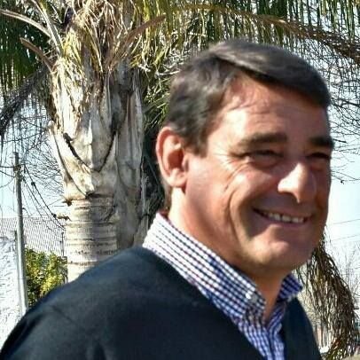 Ex Intendente de Villa Tabossi 2003 - 2019 
Secretario de Transporte de la Provincia de Entre Ríos 
Padre de 3 hijos 
Abuelo