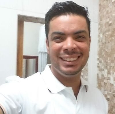 Àquilo que te enche te conduz!
eu amo minha esposa Hozana Caleto e meu tesouro!