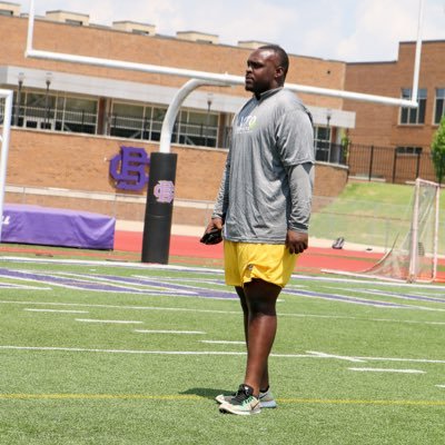 Memphis,TN born and raised. Coaching is Life! TE/Tackle coach at Kentucky State University @kysufb