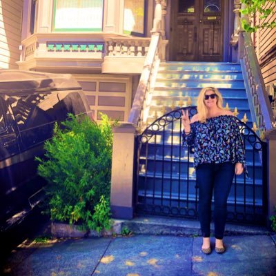 Work @EyeMedMgmt , Former Political Staffer, Music Lover, Travel Junkie, World Citizen. Opinions are my own.