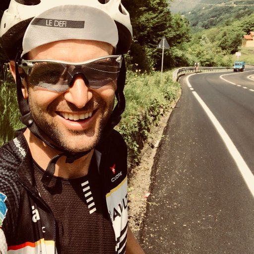 bryanttobe's profile picture. 🚴 👨‍🏫 🏀 — the Internet is undefeated.