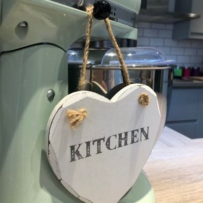 Canterbury based bakery making cakes, cupcakes, biscuits and other sweet treats. Contact us to talk about personalised options karrieskitchentreats@gmail.com