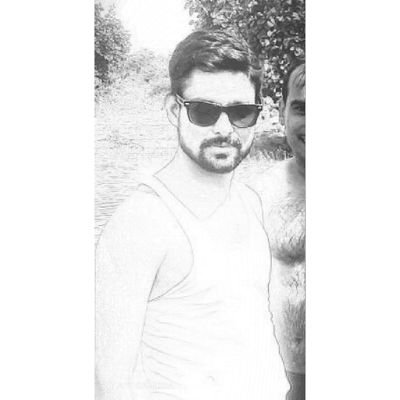 उदास रहने की वजह तो बहुत है मगर बेवजह खुश रहने का मजा ही कुछ और है....😇😇