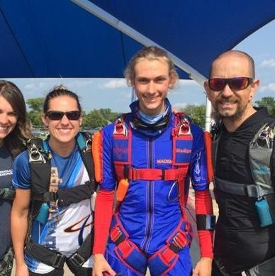 MadiganCarroll's profile picture. giants fan and skydiver