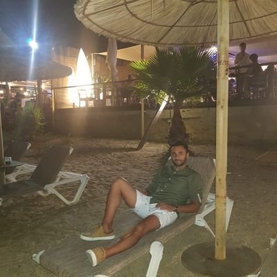 BenjaCQ_'s profile picture. Madrileño. Apasionado del fúbol, cine, videojuegos, fiesta y demás rituales esenciales