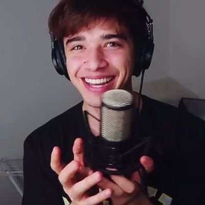 Serranosmile1's profile picture. 1 fav  de Julián  ❤ 
1 fav de Oscar ❤
cuestión de actitud