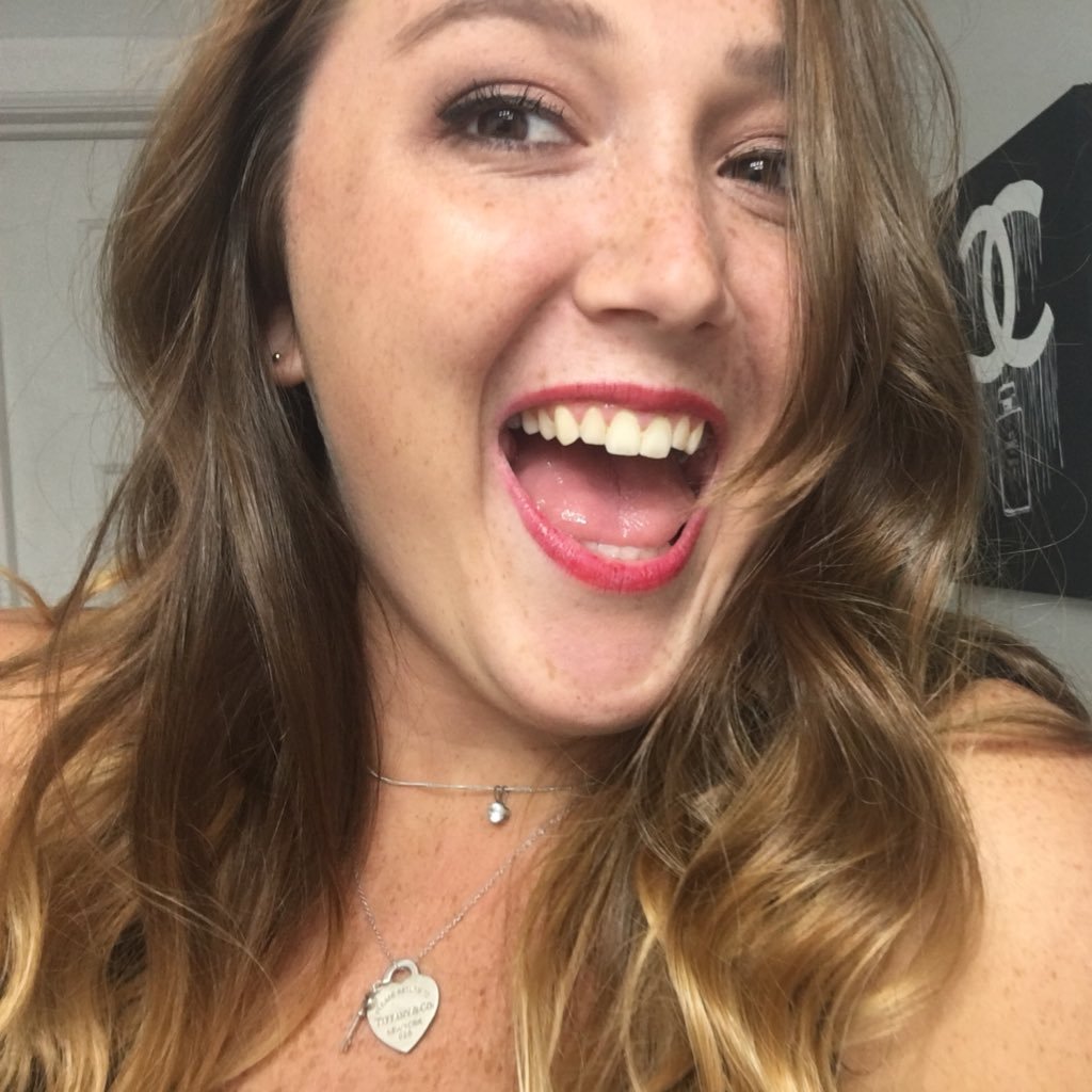 LindseyWalker11's profile picture. living life ✌🏽