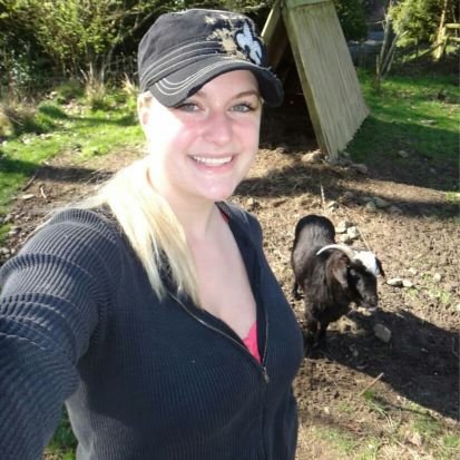 MarkeElla's profile picture. Cool