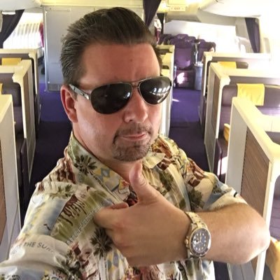 Hakpow's profile picture. Tangerar ofta fotboll, IT och politik. På varierande språk. Tweets are my own and might not reflect the opinion of my employer. #DIF #Krossasocialismen