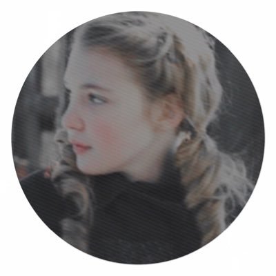 ❪𝑨𝑻𝑯𝑬𝑵𝑨.❫ ✧. ˚.˚ * she is 𝐬𝐜𝐫𝐚𝐩𝐞𝐝 𝐤𝐧𝐞𝐞𝐬 and 𝙘𝙖𝙡𝙡𝙪𝙨𝙚𝙨, a scuffed teacup with 𝐁𝐋𝐎𝐎𝐃𝐘 knuckles and a 𝙩𝙧𝙤𝙪𝙗𝙡𝙚 flavoured grin.
